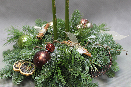 Новогодняя композиция на стол «Тепло очага»